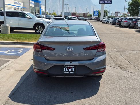 Used 2020 Hyundai Elantra SE w/ Winter Weather Package FWD image 7