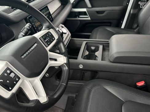 Used 2024 Land Rover Defender 110 X-Dynamic SE image 12