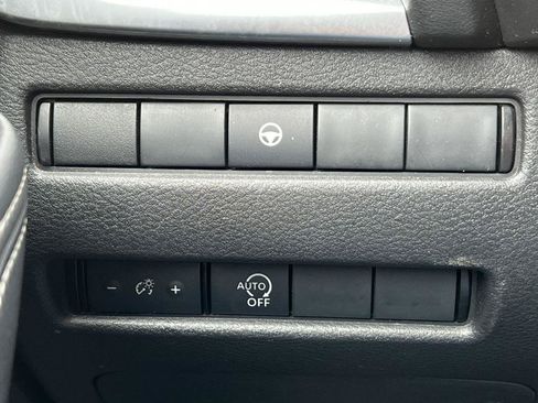 Used 2023 Nissan Rogue SV AWD/4WD image 15