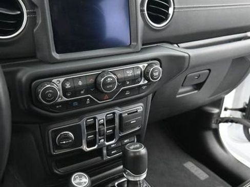 Used 2022 Jeep Wrangler Sahara w/ Cold Weather Group image 20