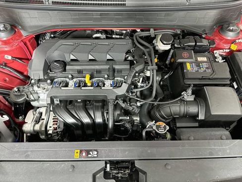 Used 2025 Hyundai Venue Limited FWD image 21