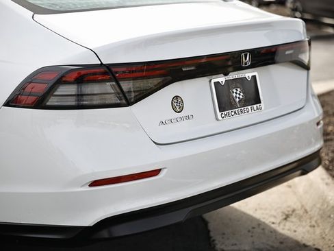 Used 2023 Honda Accord EX image 6