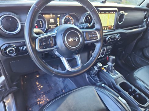 Used 2022 Jeep Wrangler Unlimited Sahara w/ Cold Weather Group image 14