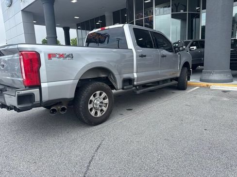 Used 2023 Ford F250 XLT AWD/4WD image 4