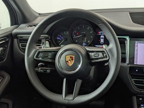 Used 2026 Porsche Macan AWD/4WD image 20