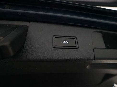 Used 2019 Volkswagen Atlas SE image 15