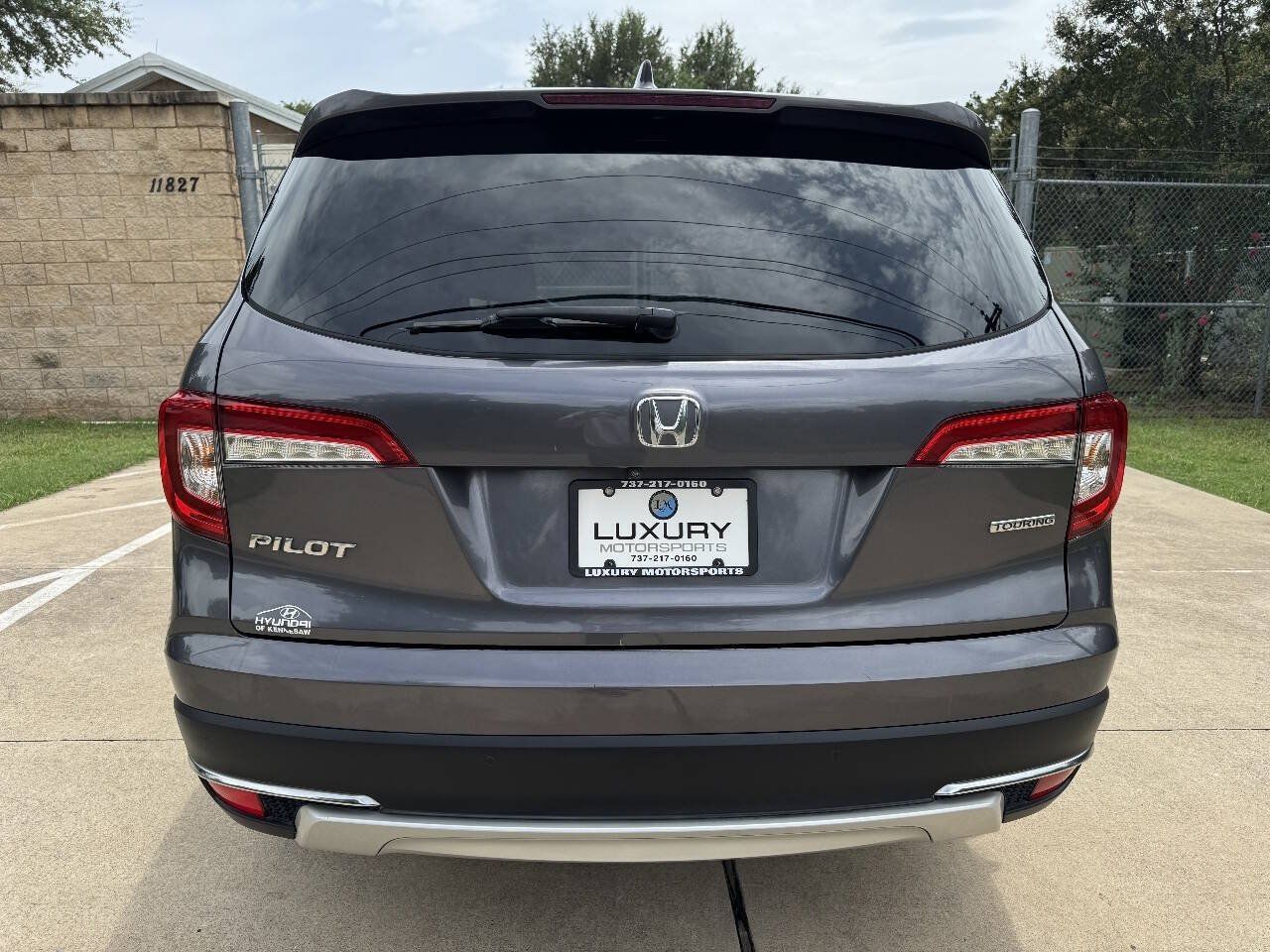 Used 2019 Honda Pilot Touring image 11