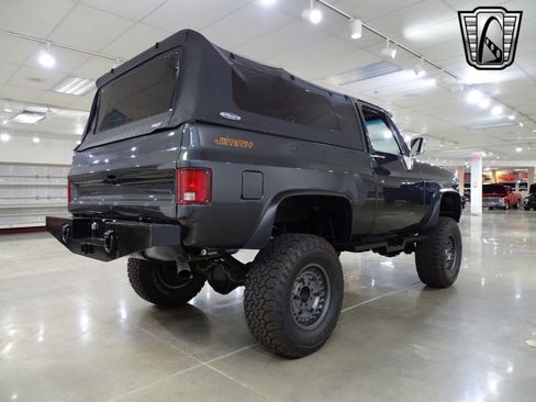 Used 1987 GMC Jimmy 4WD image 6