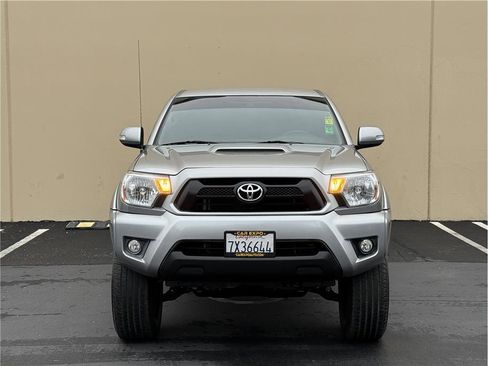 Used 2014 Toyota Tacoma PreRunner w/ TRD Sport Package image 2
