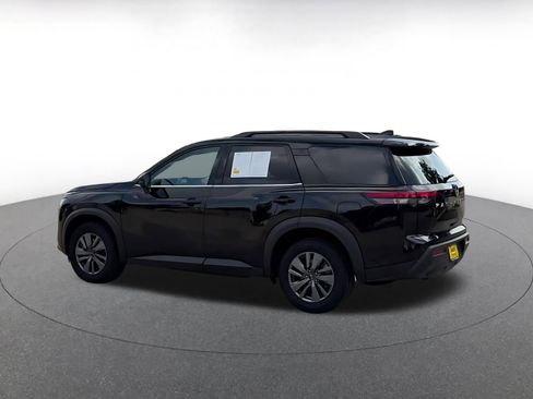 Used 2025 Nissan Pathfinder SV AWD/4WD image 10