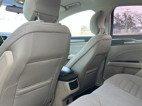 Used 2014 Ford Fusion SE image 13