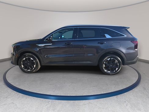 Used 2025 Kia Sorento S AWD/4WD image 8