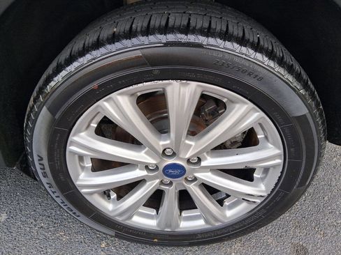 Used 2017 Ford Escape Titanium image 27