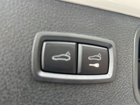New 2026 Porsche Macan AWD/4WD image 19