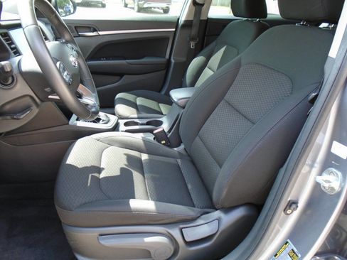 Used 2019 Hyundai Elantra Value Edition w/ Cargo Package FWD image 9