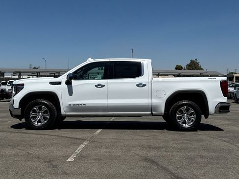 Used 2025 GMC Sierra 1500 SLT AWD/4WD image 6