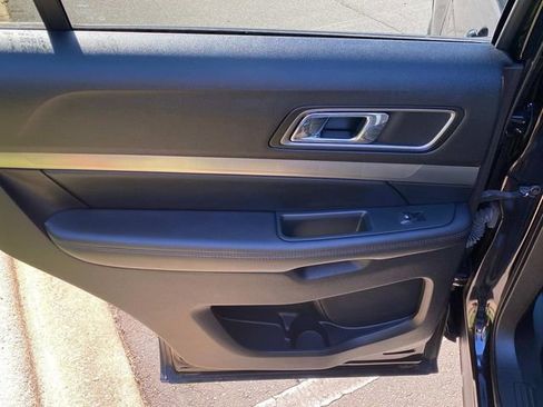 Used 2019 Ford Explorer XLT w/ Equipment Group 201A FWD image 10