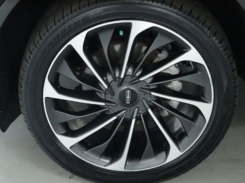 Certified 2023 Lincoln Aviator Reserve w/ Equipment Group 201A image 38