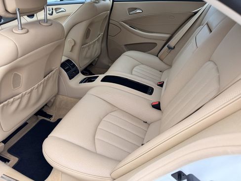 Used 2011 Mercedes-Benz CLS 550 image 15