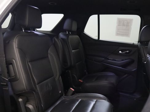 Used 2022 Chevrolet Traverse LT FWD image 21