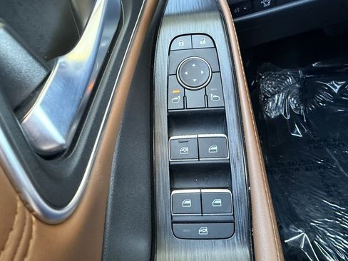 Used 2025 Nissan Rogue Platinum w/ Tech Package FWD image 25
