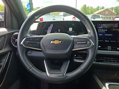 Used 2025 Chevrolet Equinox LT AWD/4WD image 19