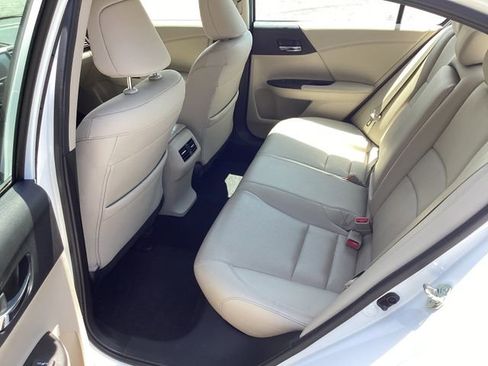 Used 2017 Honda Accord Touring image 14