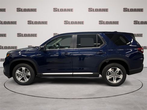 New 2025 Honda Pilot EX-L image 2