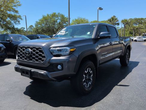 Used 2023 Toyota Tacoma TRD Off-Road w/ TRD Premium Off Road Package image 8