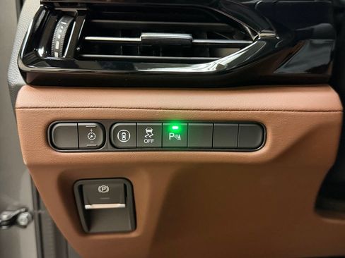 Certified 2025 Acura MDX SH-AWD w/ Technology Package image 17