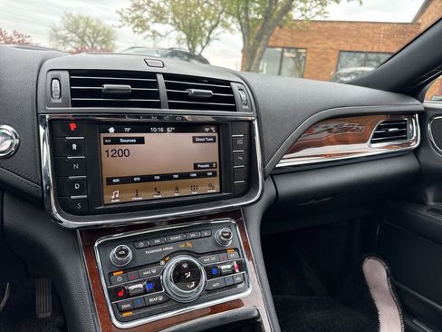 Used 2017 Lincoln Continental Reserve image 9