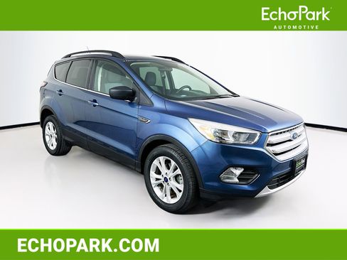 Used 2018 Ford Escape SE image 1