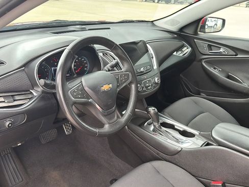 Used 2017 Chevrolet Malibu LT FWD image 43
