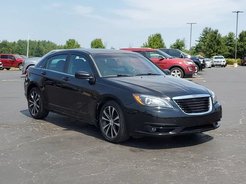 Used 2013 Chrysler 200 Limited w/ Sun/Sound Group FWD image 2
