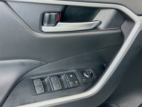 Certified 2025 Toyota RAV4 XLE image 18