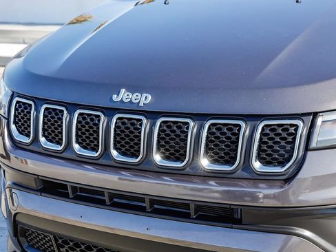 Used 2024 Jeep Compass Latitude AWD/4WD image 6
