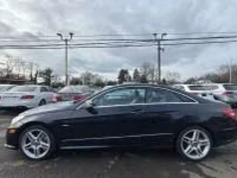 Used 2012 Mercedes-Benz E 550 Coupe w/ Driver Assistance Pkg image 8