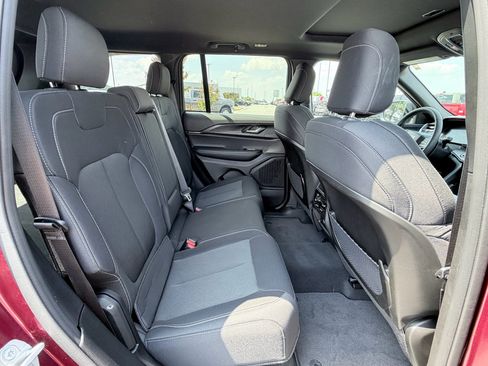 Used 2025 Jeep Grand Cherokee Laredo X RWD image 26