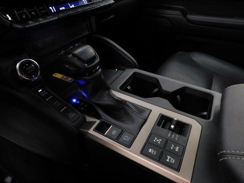 Used 2024 Toyota Land Cruiser image 36