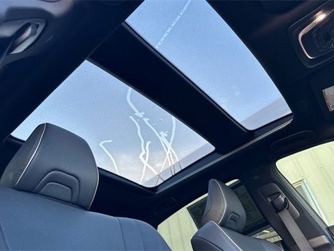 Used 2023 Toyota Crown Limited image 19