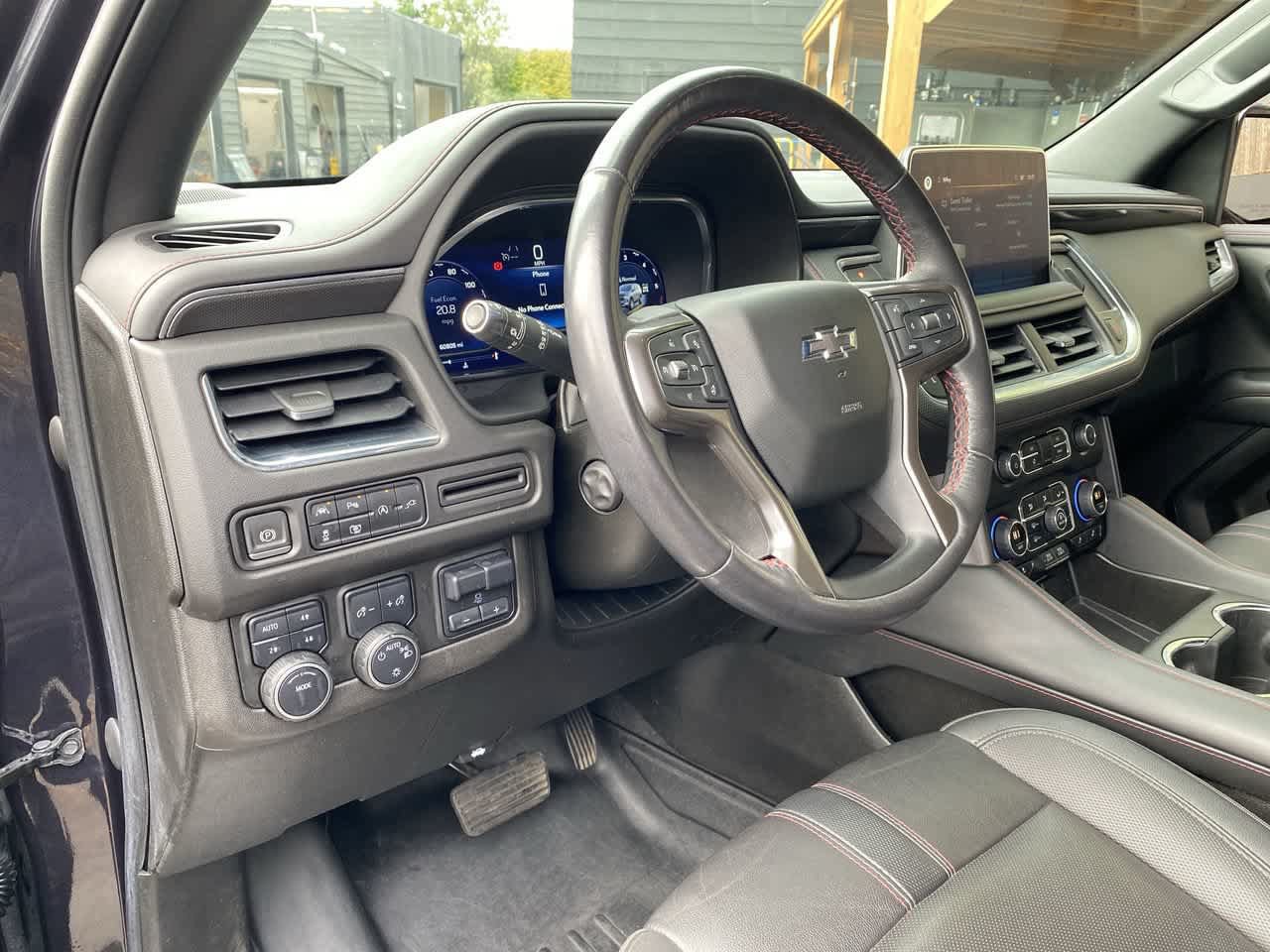 Used 2022 Chevrolet Tahoe RST w/ Luxury Package AWD/4WD image 2