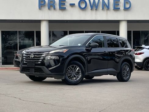 Used 2024 Nissan Rogue S image 2