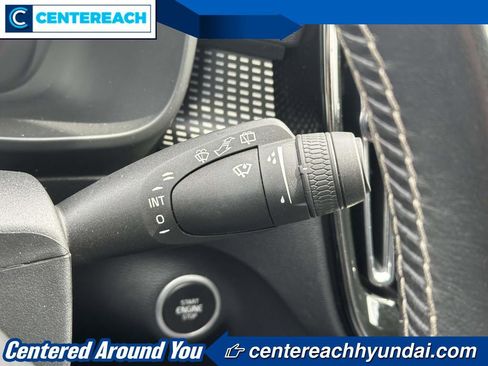 Used 2020 Volvo XC40 T5 R-Design image 23