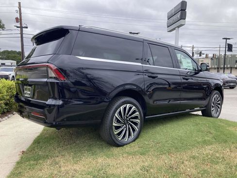 New 2025 Lincoln Navigator L Black Label image 3