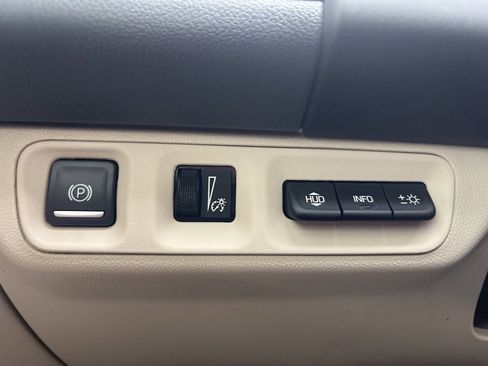 Used 2021 GMC Acadia Denali w/ Denali Ultimate Package image 27