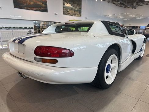 Used 1996 Dodge Viper RT/10 image 3