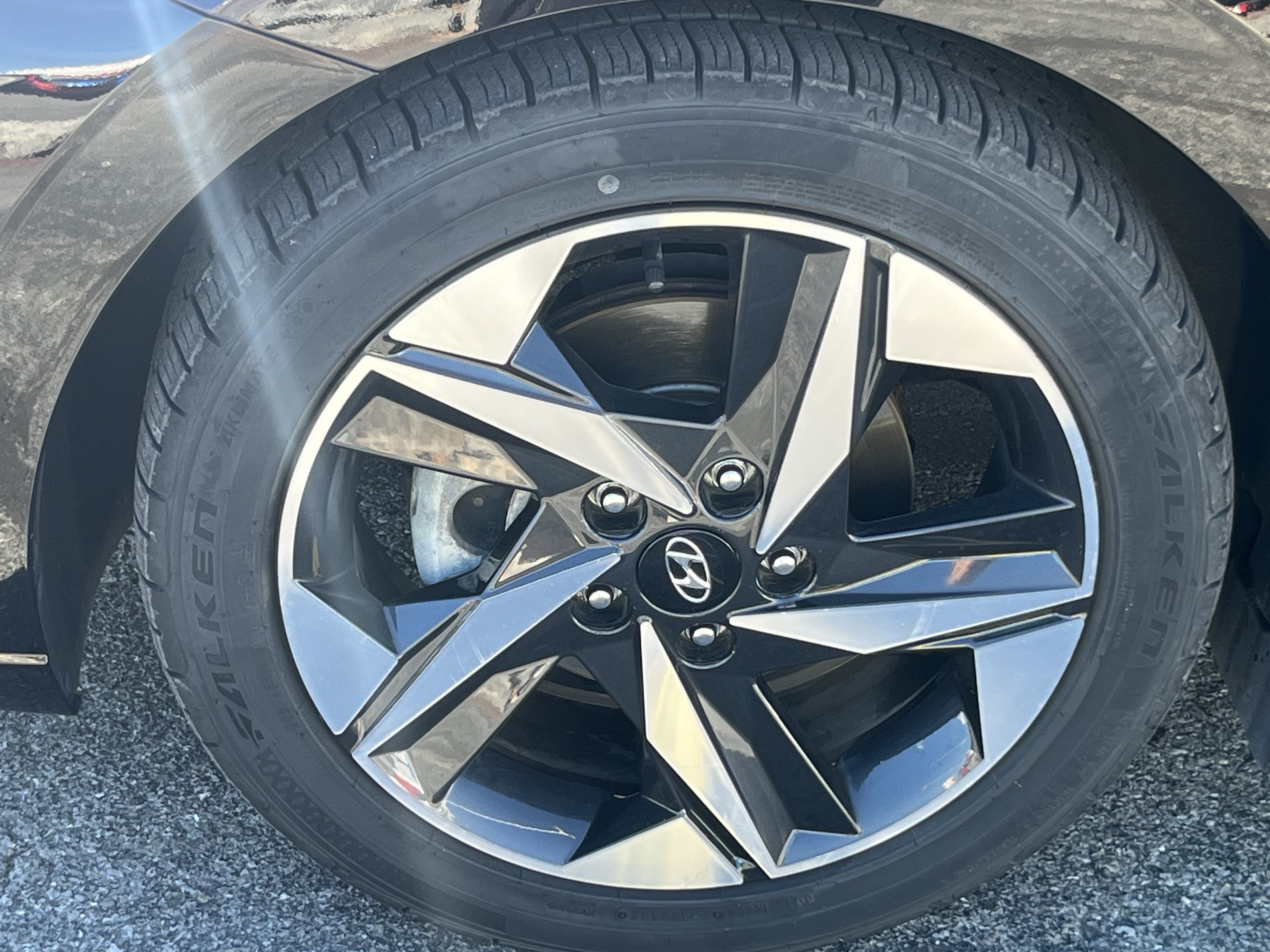 Used 2022 Hyundai Elantra Limited FWD image 13