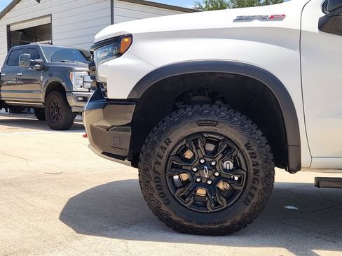 Used 2022 Chevrolet Silverado 1500 ZR2 AWD/4WD image 8