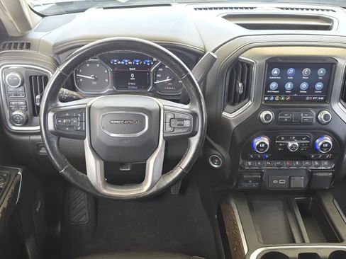 Used 2023 GMC Sierra 2500 Denali w/ Denali Black Diamond Edition AWD/4WD image 10