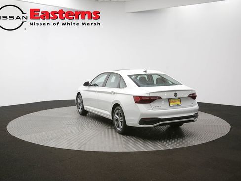 Used 2023 Volkswagen Jetta SE w/ Panoramic Sunroof Package image 63